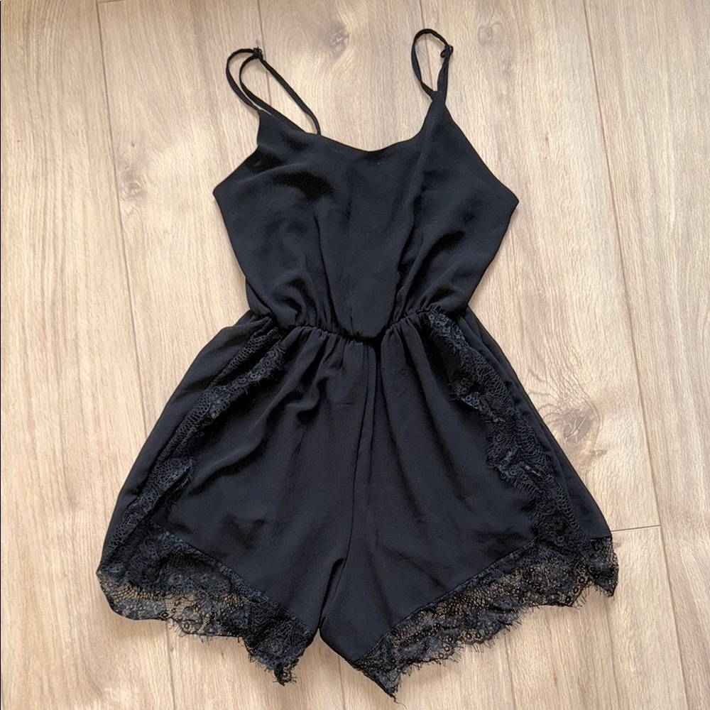 FACE FACE Black Lace Chiffon Spaghetti Strap V Neck Shorts Romper